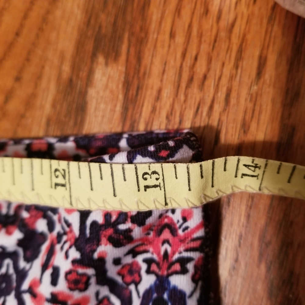 Athleta Small Mid-Rise Patterned Capri Leggings - image 5